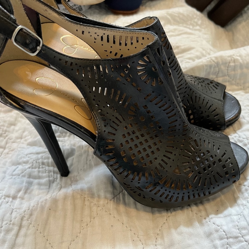 Black Laser-Cut Heels Jessica Simpson